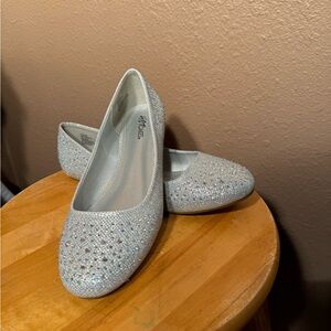 Hot Cakes - Elegant Silver Flats with Rhinestones